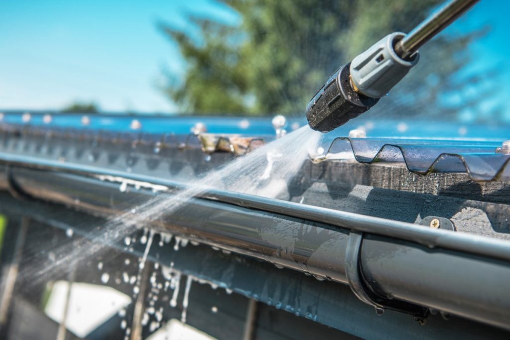 Gutter Cleaning 2 1024x683